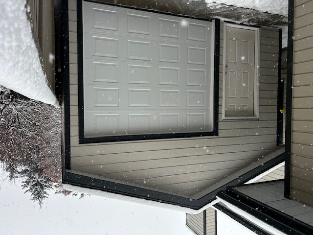 Custom garage construction in Canyon Meadows