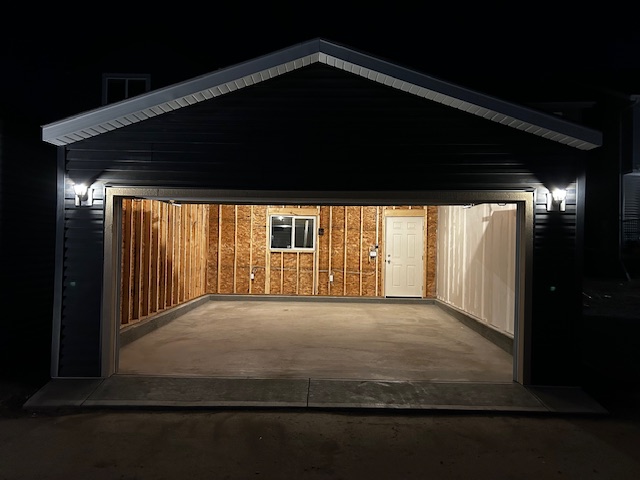 Deatched garage in Rangeview