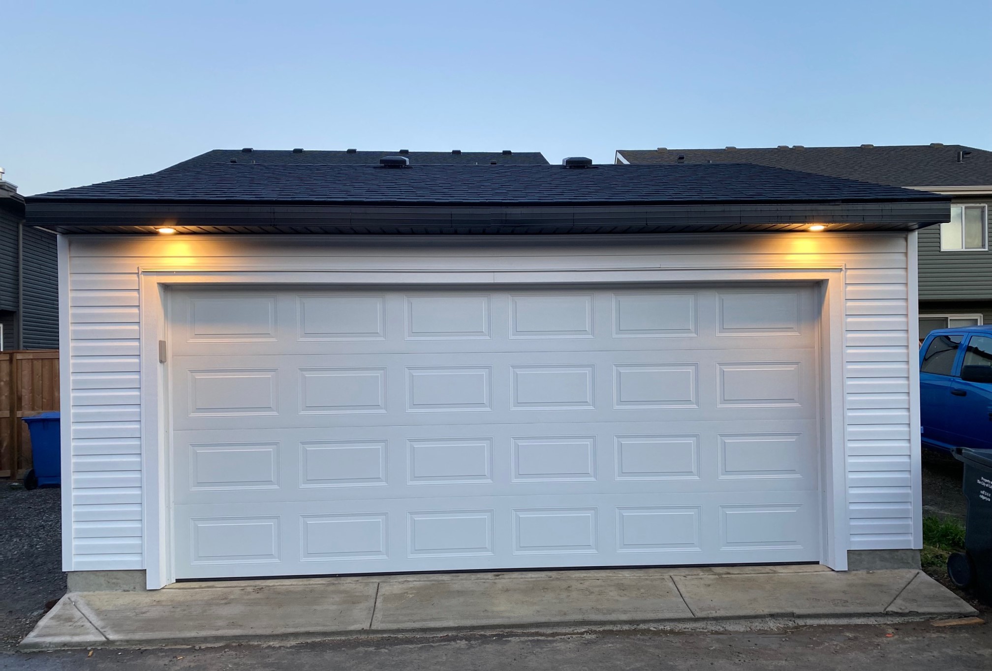 Building a detached garage in Seton in black and white colors